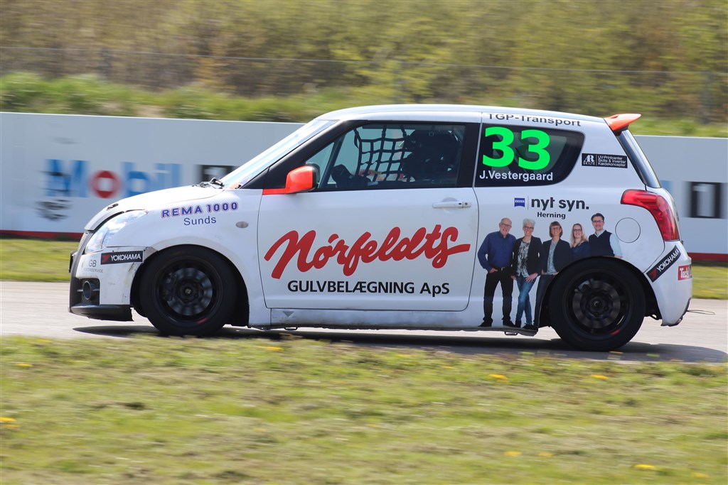 Jan Vestergaard kørte sin bedste placering i Yokohama 1600 Challenge hjem på Ring Djursland sidste år. Kan han forbedre sig yderligere denne weekend?
(Foto: JJ Media)